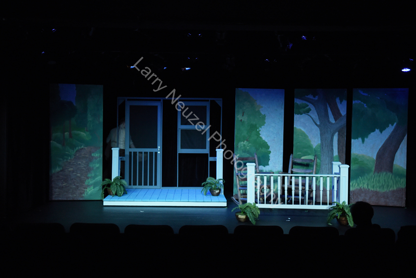 STP 011023 B208